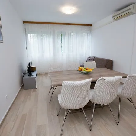 Apartament Put Plokita Smilja